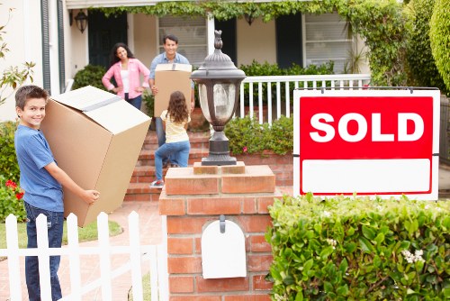 Moving van and apartment access considerations for Stjohnswood removals